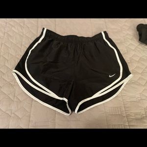 Size medium black and white Nike shorts